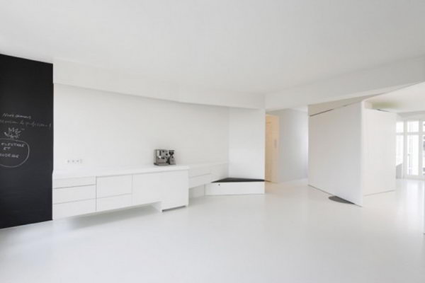 super-white-apartment-interior-spacious-design